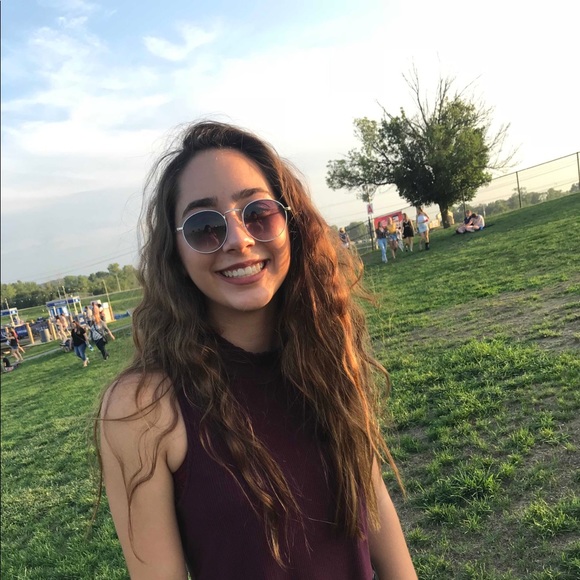 Meet your Posher, Robyn - Picture 4 of 4